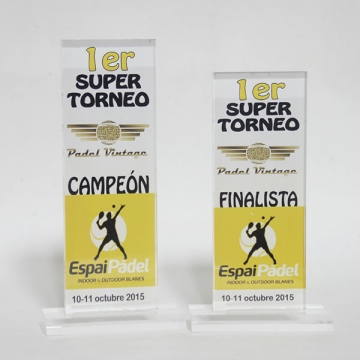 trofeus personalitzats metacrilat espai padel Blanes