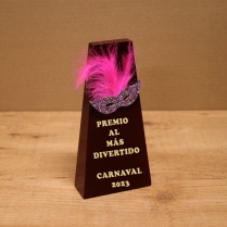 Trofeo carnaval madera pirámide antifaz