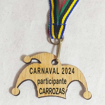 medalla de carnaval madera